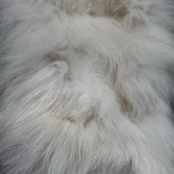 Luxurious Genuine Fur Scarf - Picture 5 of 11